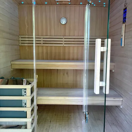 Glamping Brundo - Tents And With Sauna & Jacuzzi Lüks kamp alanı *