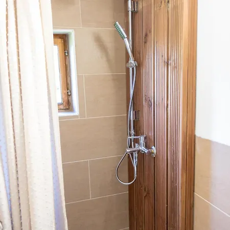 Glamping Brundo - Tents And With Sauna & Jacuzzi Lüks kamp alanı