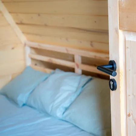 Glamping Brundo - Tents And With Sauna & Jacuzzi Lüks kamp alanı Kostel