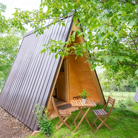 Glamping Brundo - Tents And With Sauna & Jacuzzi Lüks kamp alanı Kostel