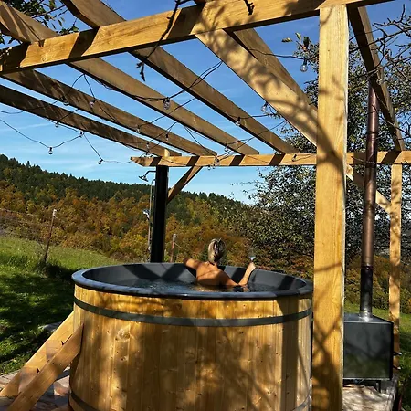Glamping Brundo - Tents And With Sauna & Jacuzzi Lüks kamp alanı Kostel