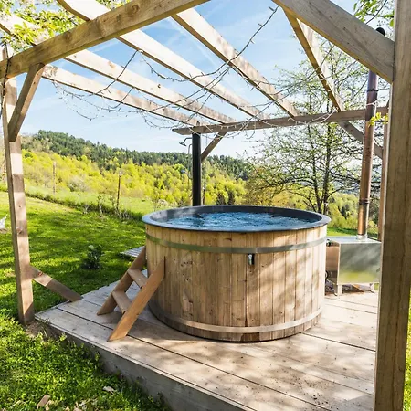 Glamping Brundo - Tents And With Sauna & Jacuzzi Kostel