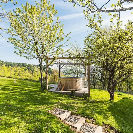 Glamping Brundo - Tents And With Sauna & Jacuzzi Kostel