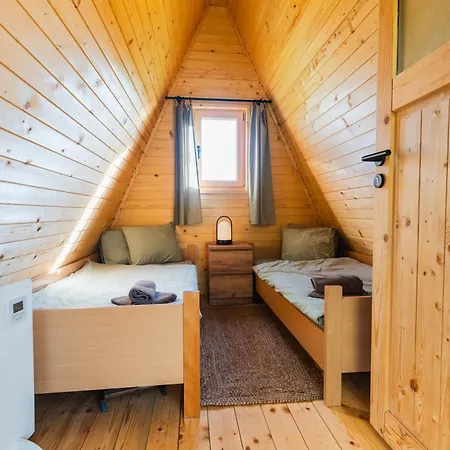 Glamping Brundo - Tents And With Sauna & Jacuzzi 豪华帐篷 Kostel