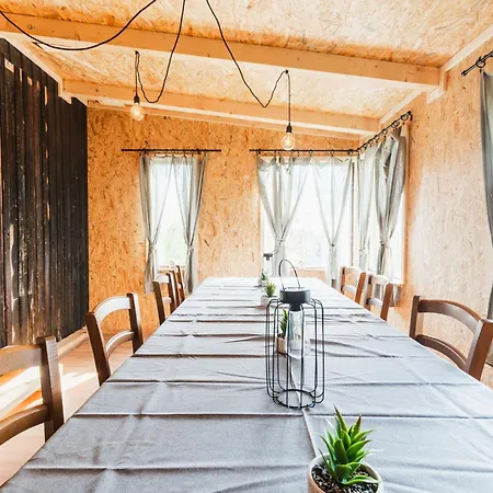 Glamping Brundo - Tents And With Sauna & Jacuzzi 豪华帐篷