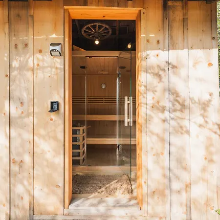 Glamping Brundo - Tents And With Sauna & Jacuzzi * Kostel