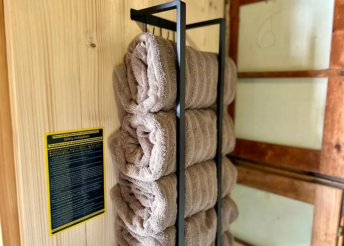 Glamping Brundo - Tents And With Sauna & Jacuzzi Lüks kamp alanı *