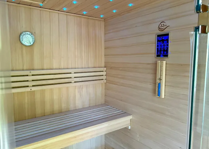 Lüks kamp alanı Glamping Brundo - Tents And With Sauna & Jacuzzi *