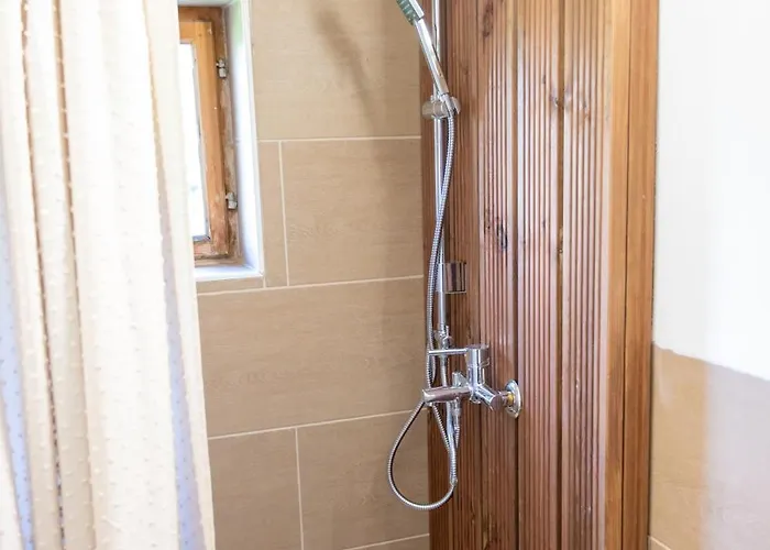 Glamping Brundo - Tents And With Sauna & Jacuzzi Lüks kamp alanı