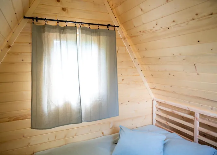 Lüks kamp alanı Glamping Brundo - Tents And With Sauna & Jacuzzi *