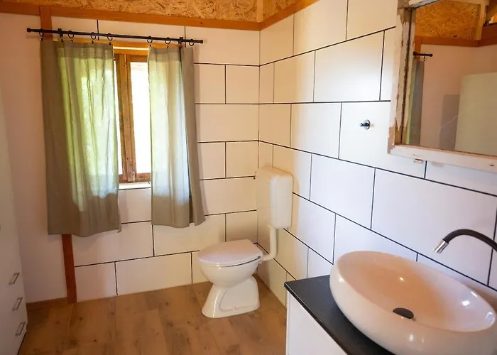 Lüks kamp alanı Glamping Brundo - Tents And With Sauna & Jacuzzi