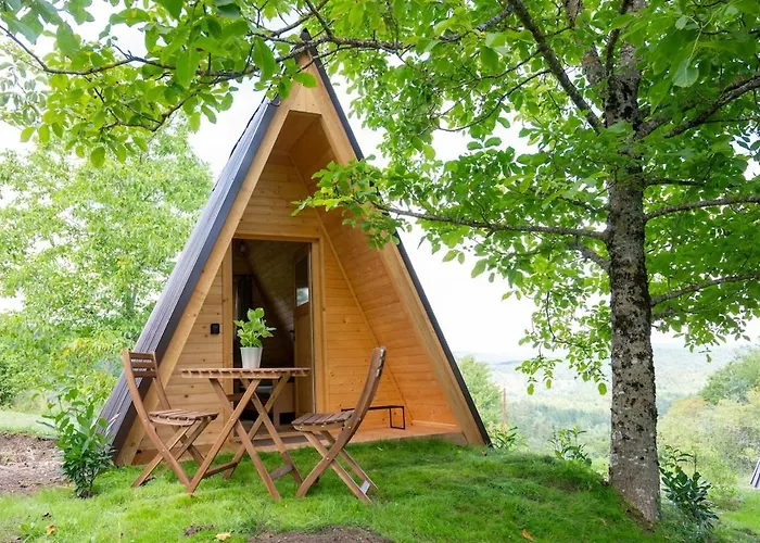 Lüks kamp alanı Glamping Brundo - Tents And With Sauna & Jacuzzi Kostel